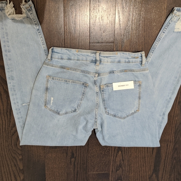 BNWT Distressed Zara Jeans - Picture 9 of 11
